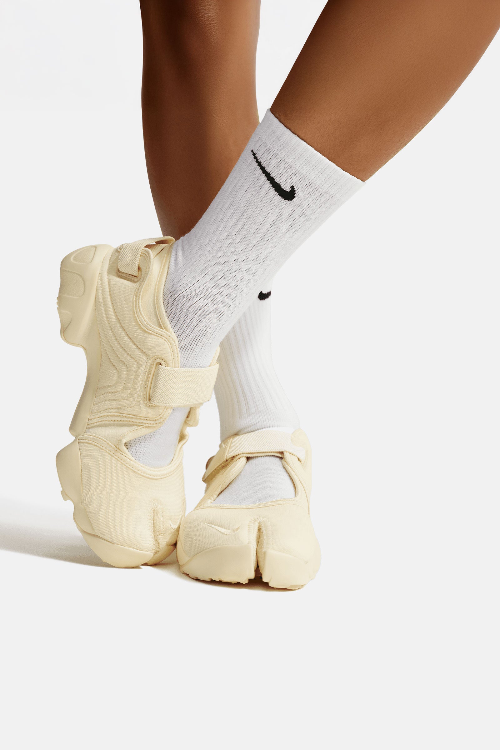 Nike Everyday Plus Lightweight Crew Split-Toe Socks