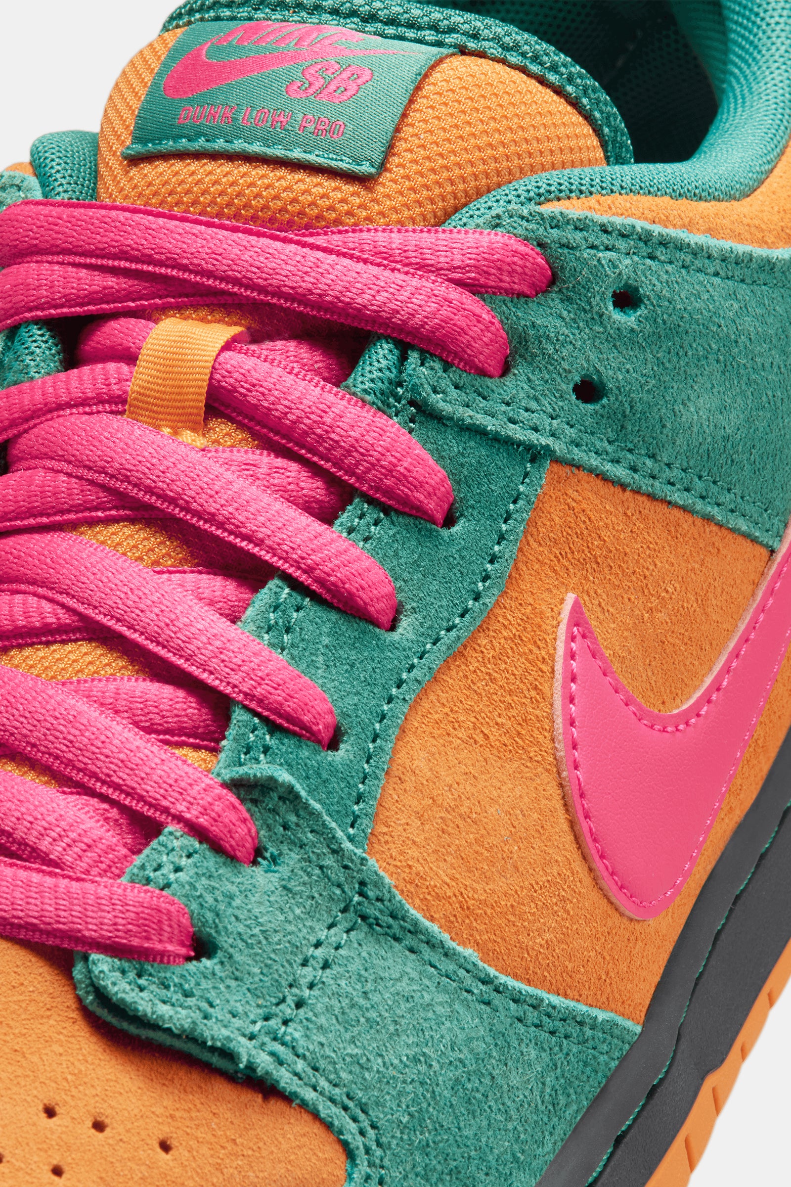 Nike SB Dunk Low Pro