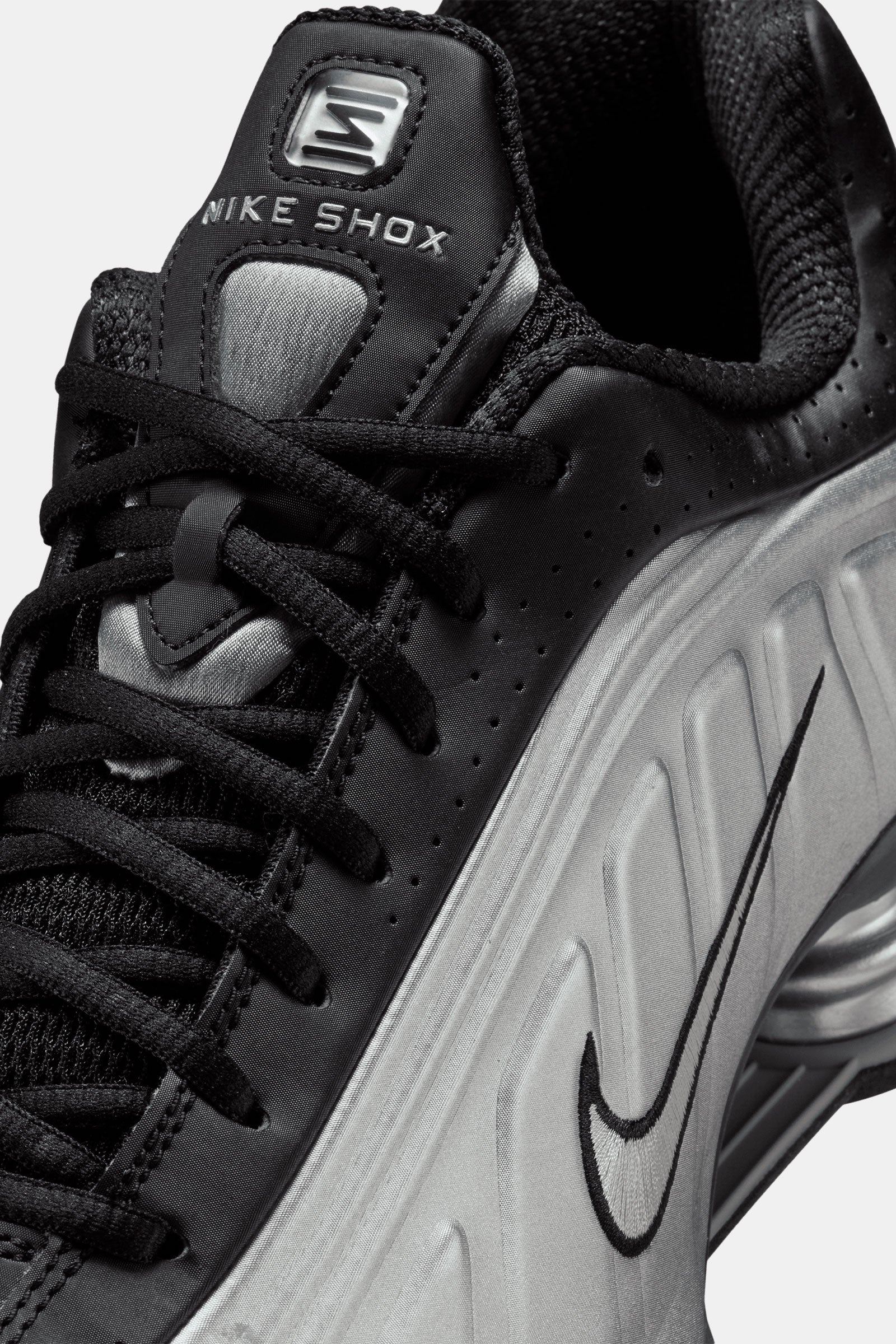 Nike Shox R4