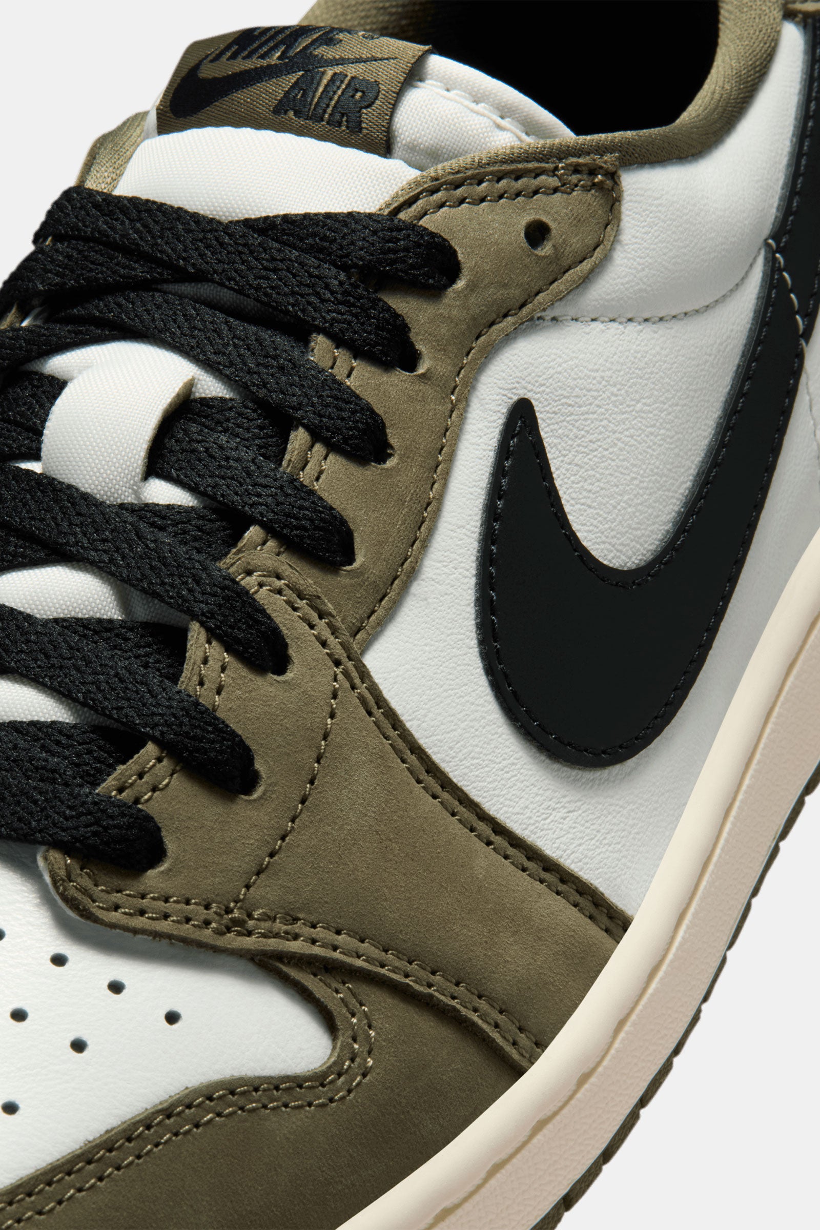 Air Jordan 1 Retro Low OG "Medium Olive"