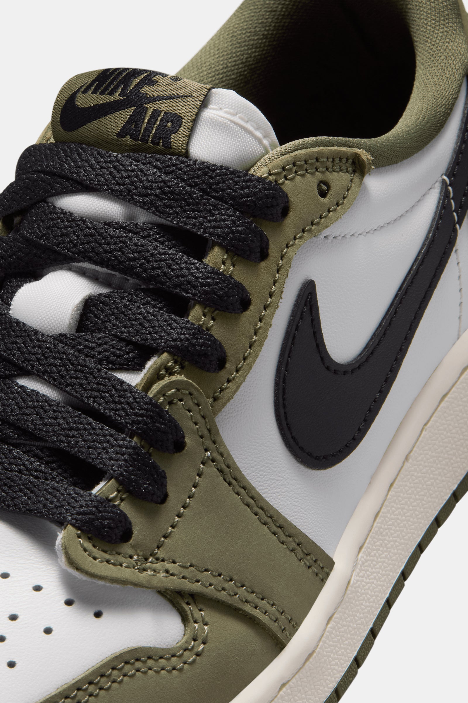 Air Jordan 1 Retro Low (GS) "Medium Olive"