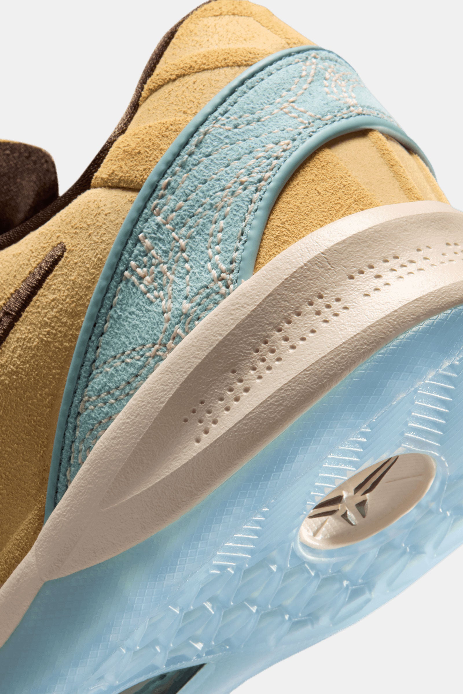 Kobe VIII Protro "Siempre Mio"