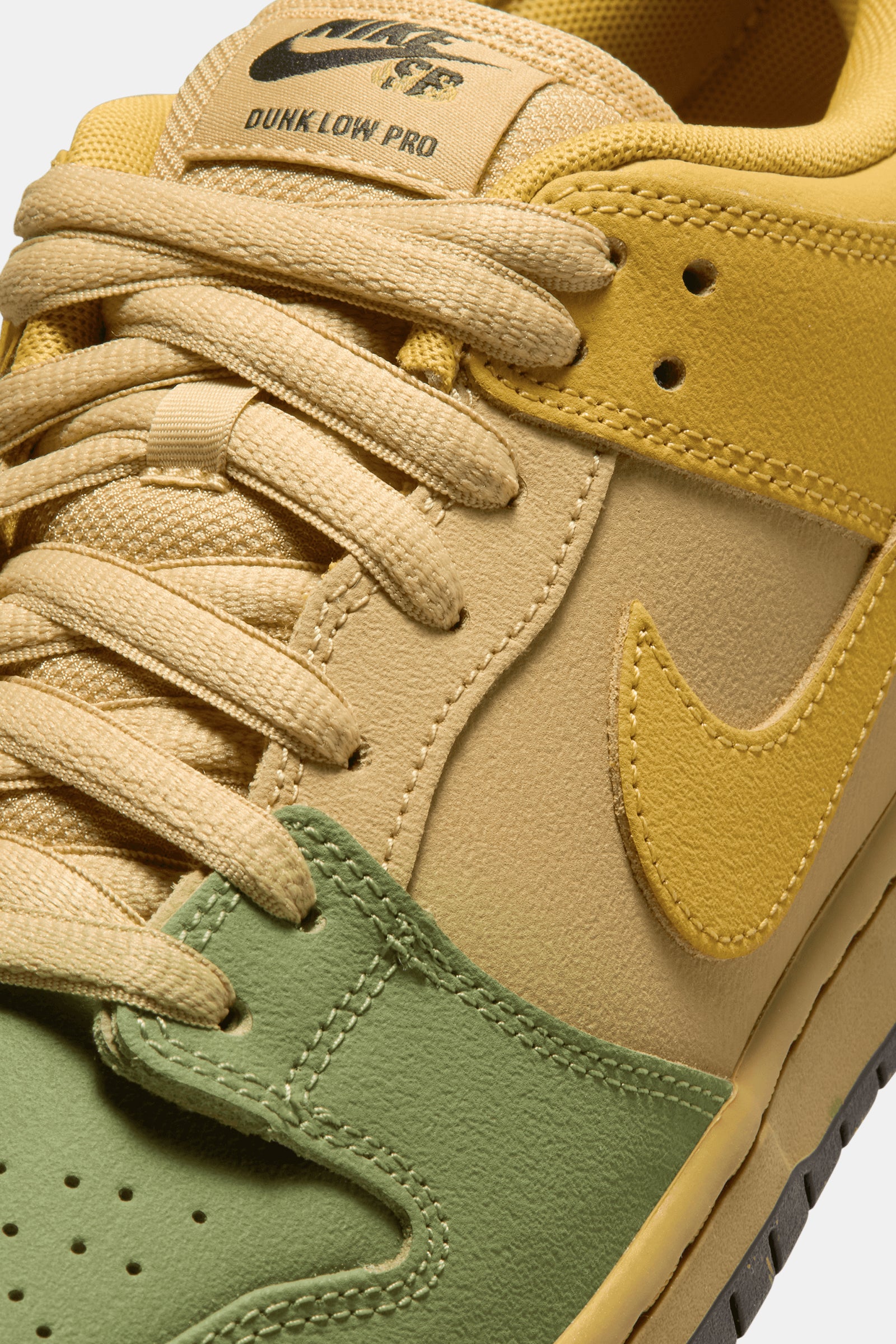 Nike SB Dunk Low Pro