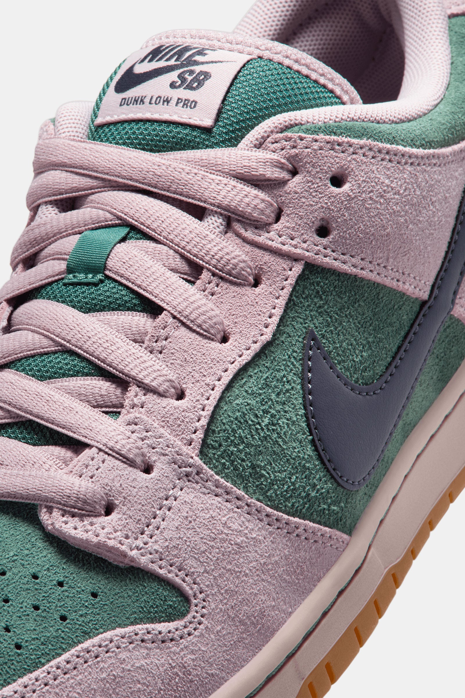 Nike SB Dunk Low Pro